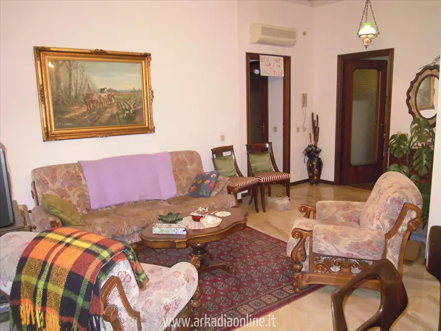 Immagine 1 di Appartamento in vendita  in Via Martiri della Resistenza a Piacenza