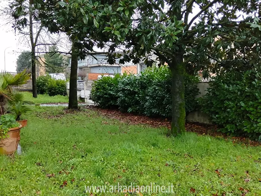 Immagine 2 di Palazzo in vendita  a Piacenza