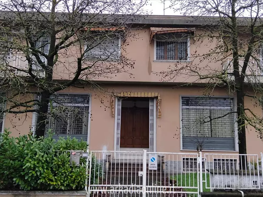 Immagine 4 di Palazzo in vendita  a Piacenza