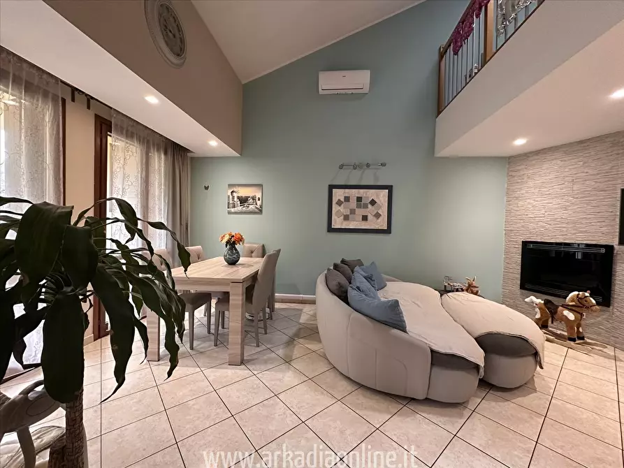 Immagine 10 di Attico in vendita  a Pontenure