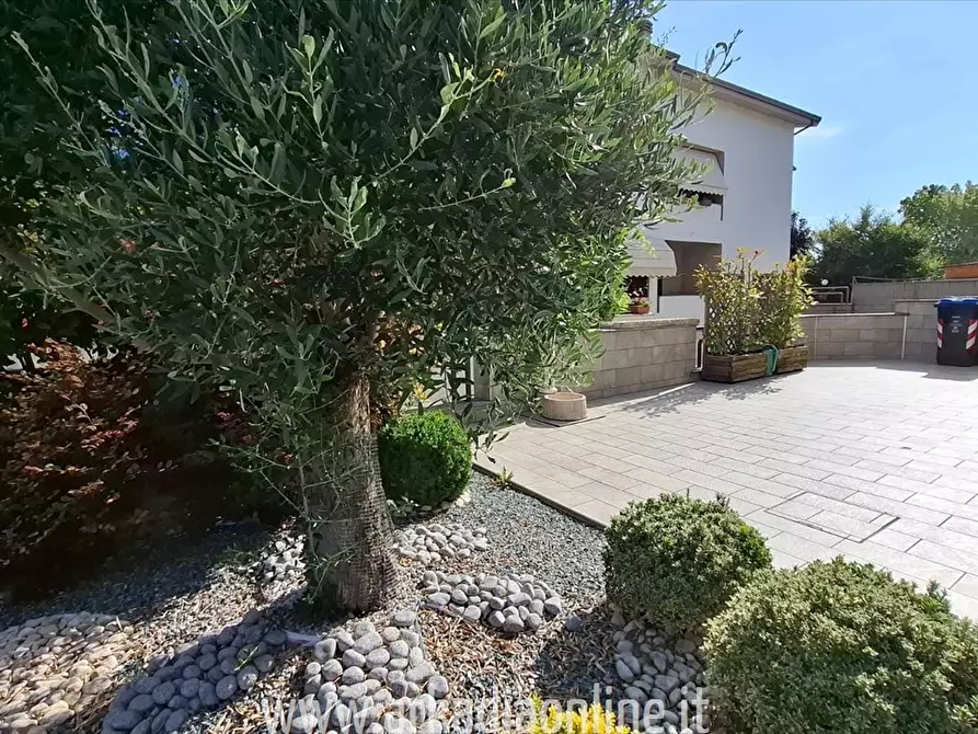 Immagine 1 di Villetta a schiera in vendita  a Gossolengo