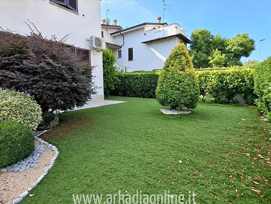 Immagine 2 di Villetta a schiera in vendita  a Gossolengo