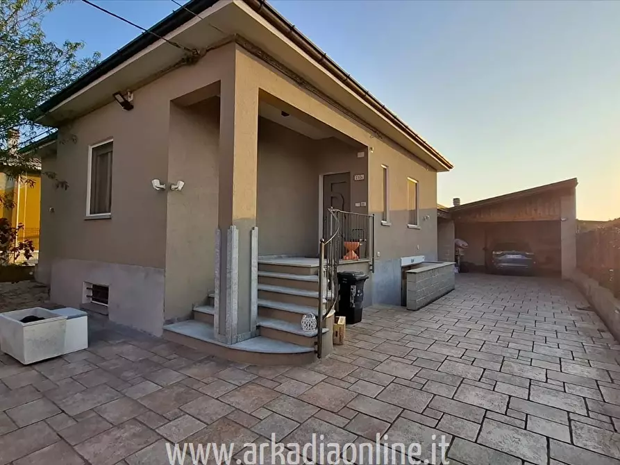 Immagine 4 di Casa indipendente in vendita  a Piacenza