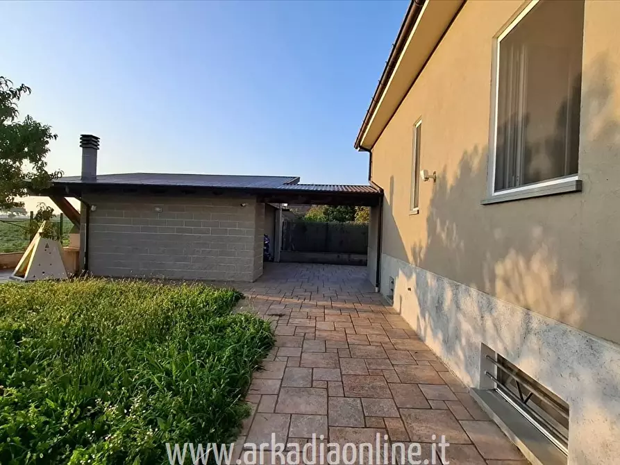 Immagine 5 di Casa indipendente in vendita  a Piacenza