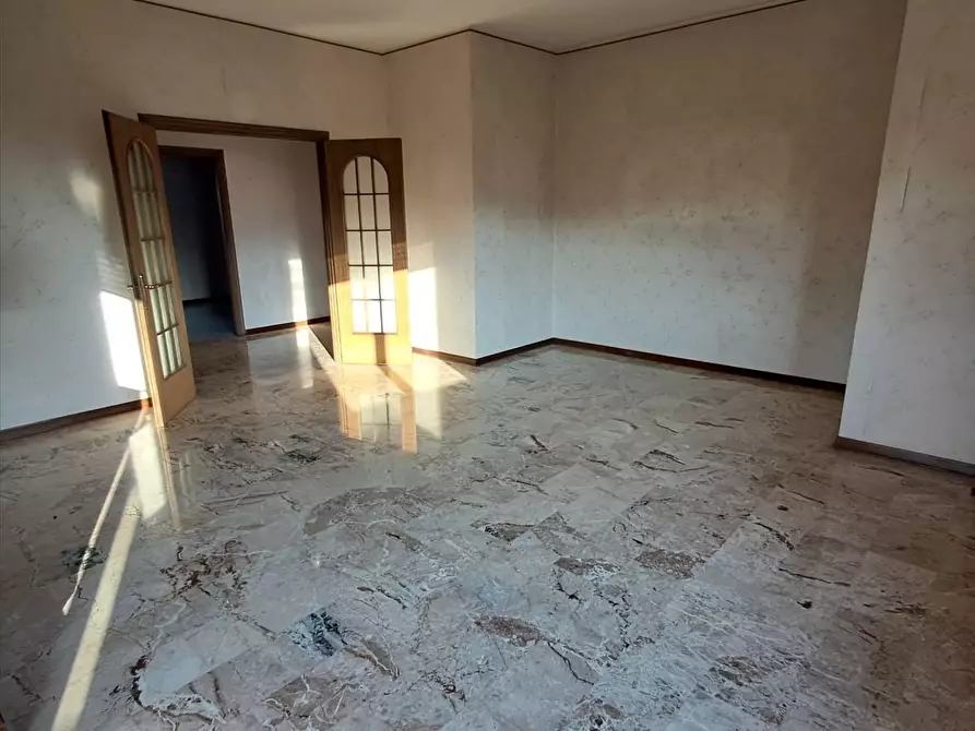 Immagine 3 di Appartamento in vendita  a Piacenza