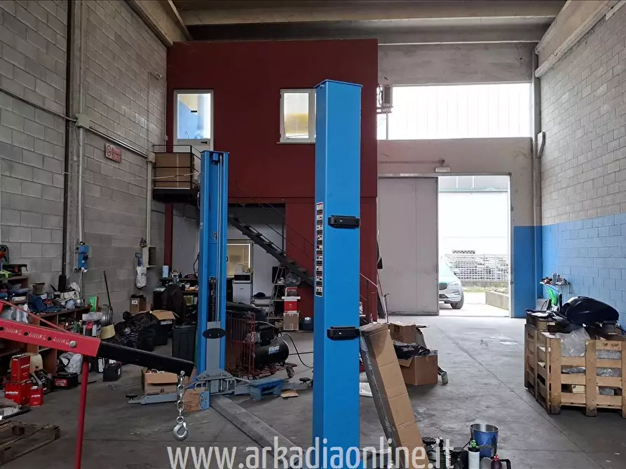 Immagine 2 di Capannone industriale in vendita  a Gragnano Trebbiense