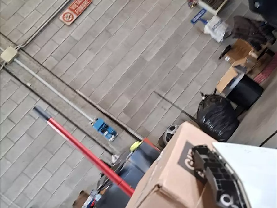 Immagine 3 di Capannone industriale in vendita  a Gragnano Trebbiense