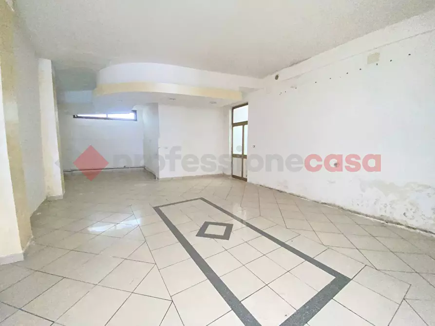 Immagine 5 di Negozio in vendita  in Via Piazza, snc a Sessa Aurunca