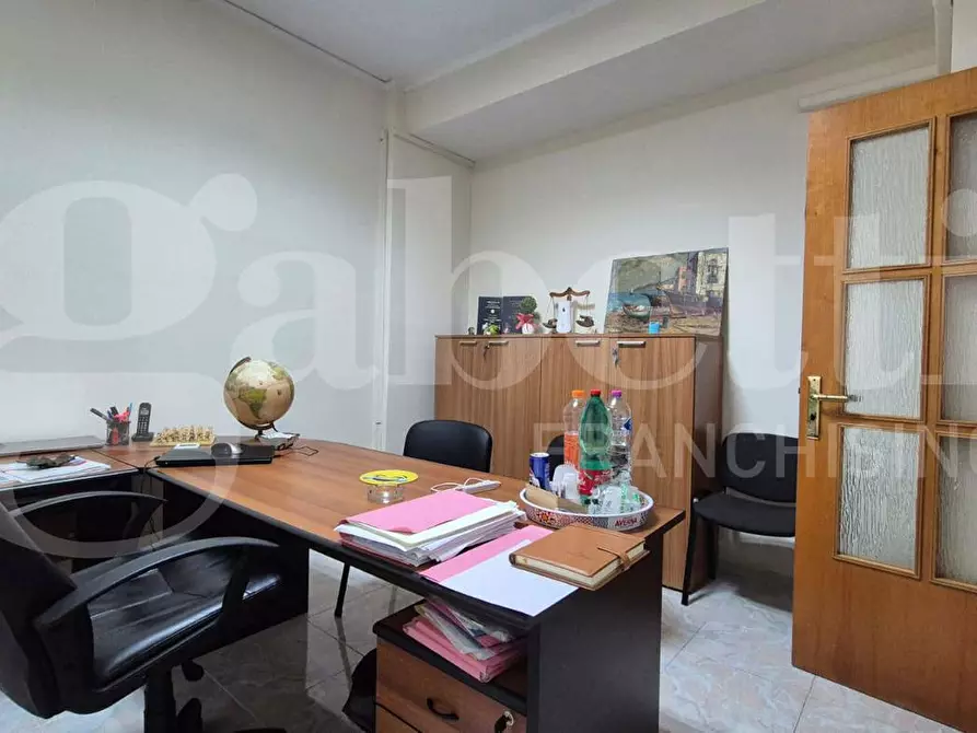 Immagine 17 di Ufficio in vendita  in Via Gambardella, 16 a Torre Annunziata