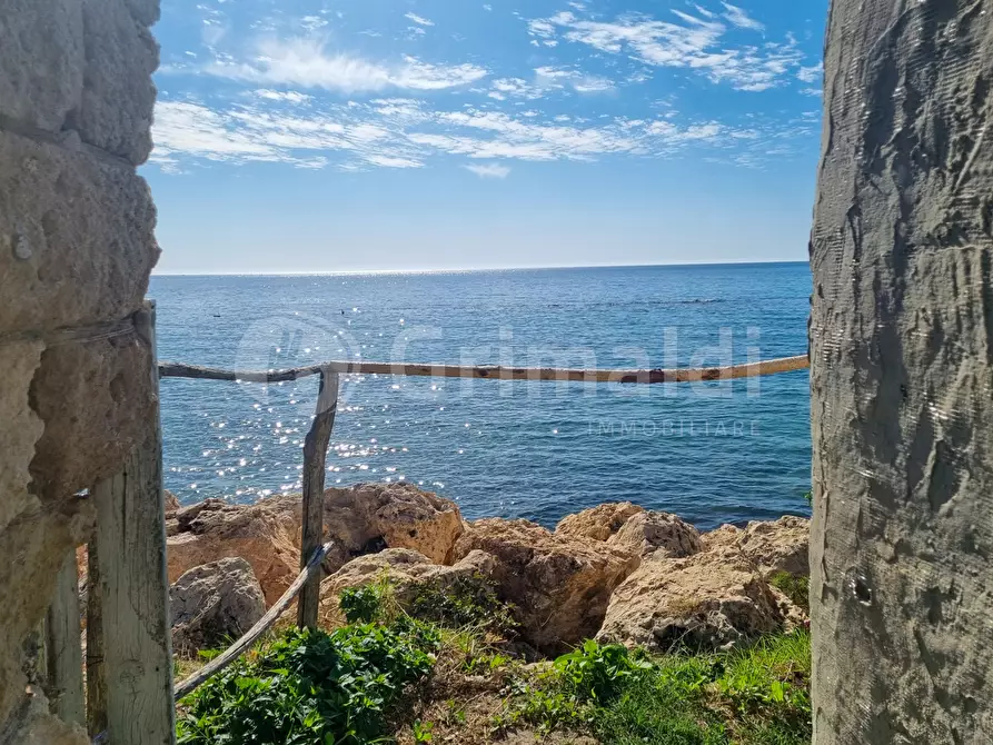 Immagine 20 di Villa in vendita  in Via Pico della Mirandola a Avola