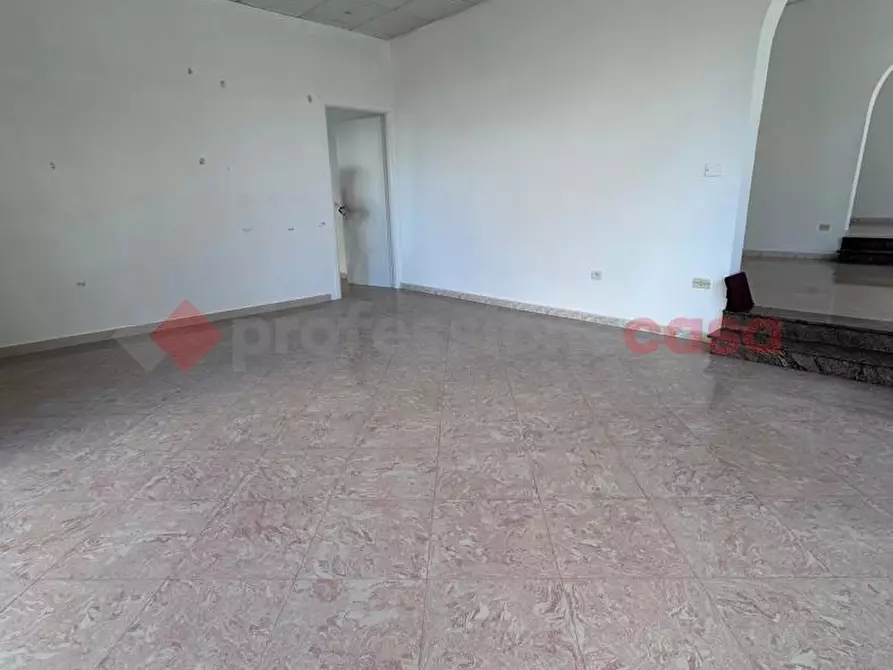 Immagine 11 di Negozio in vendita  in Via Antonio Fogazzaro, 24 a Ostuni