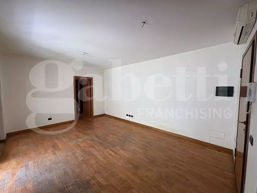 Immagine 6 di Appartamento in vendita  in Via Siligo, 10 a Roma