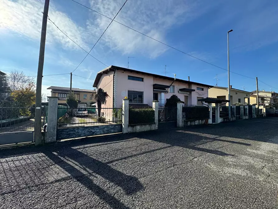 Immagine 2 di Casa bifamiliare in vendita  in Via Tito Speri II traversa, 1/D a Chiari