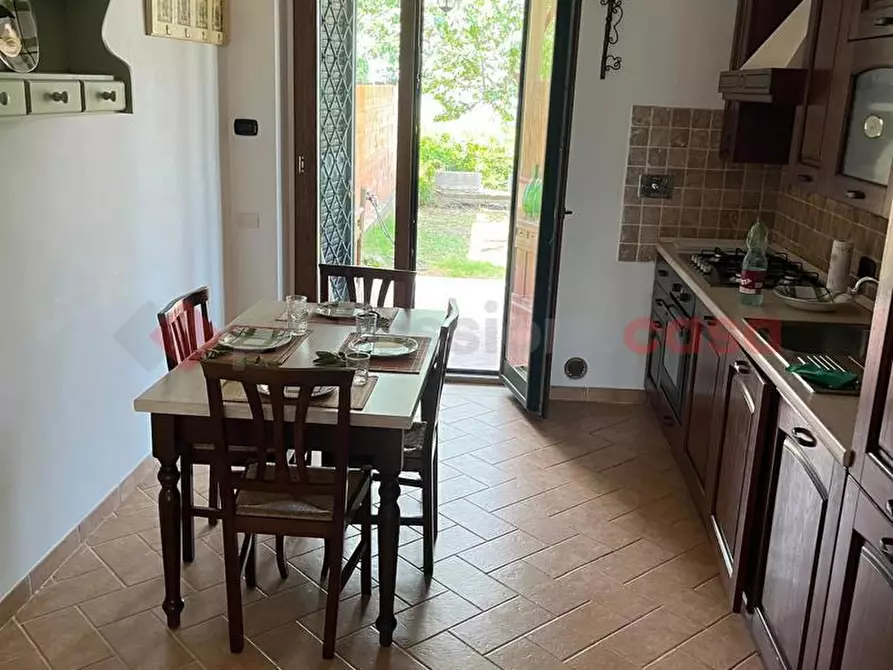 Immagine 12 di Casa bifamiliare in vendita  in Via Isole dei Ciclopi a Roma