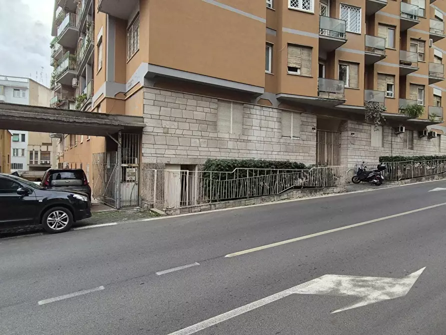 Immagine 23 di Magazzino in vendita  in Via aurelia, 125 a Roma