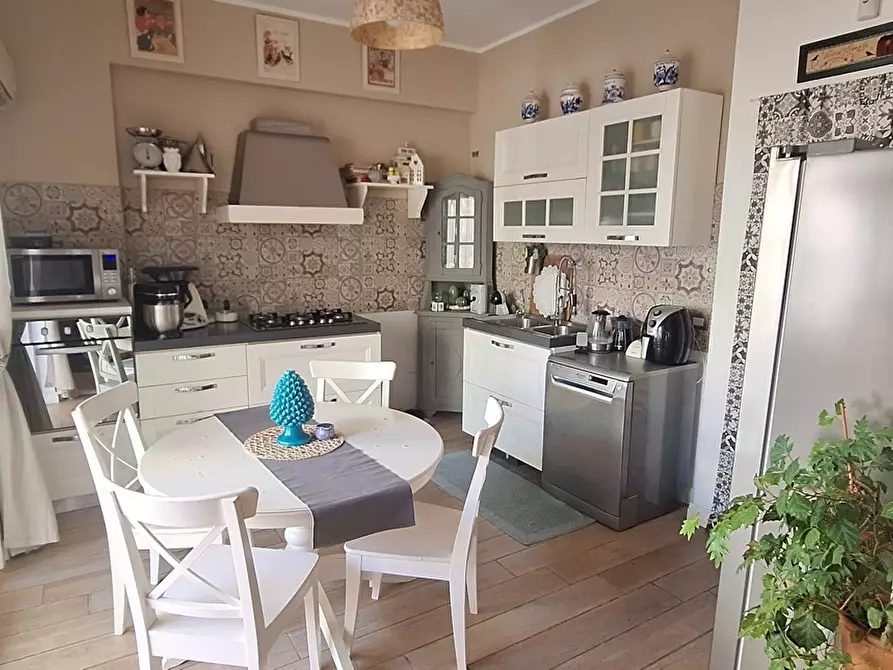 Immagine 7 di Appartamento in vendita  in Via dei Fiori, 1 a Messina