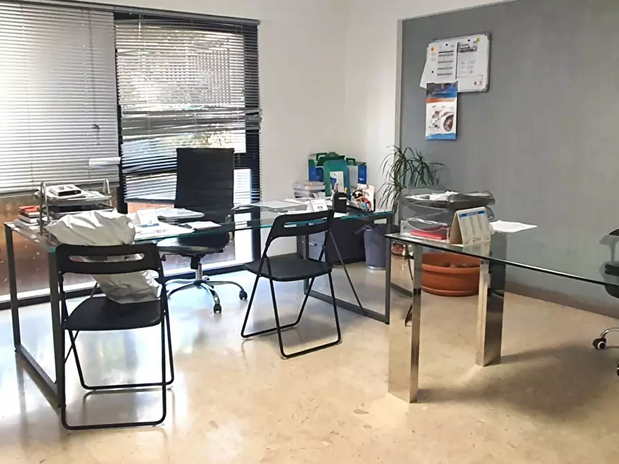 Immagine 5 di Ufficio in vendita  in Largo Lituania a Palermo