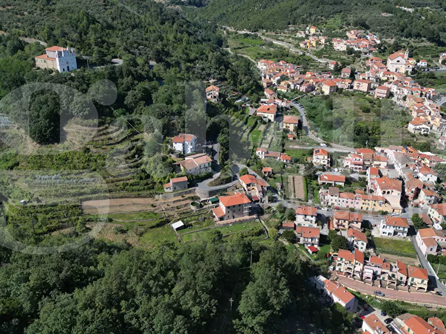 Immagine 1 di Terreno residenziale in vendita  in Via Colombo a Finale Ligure