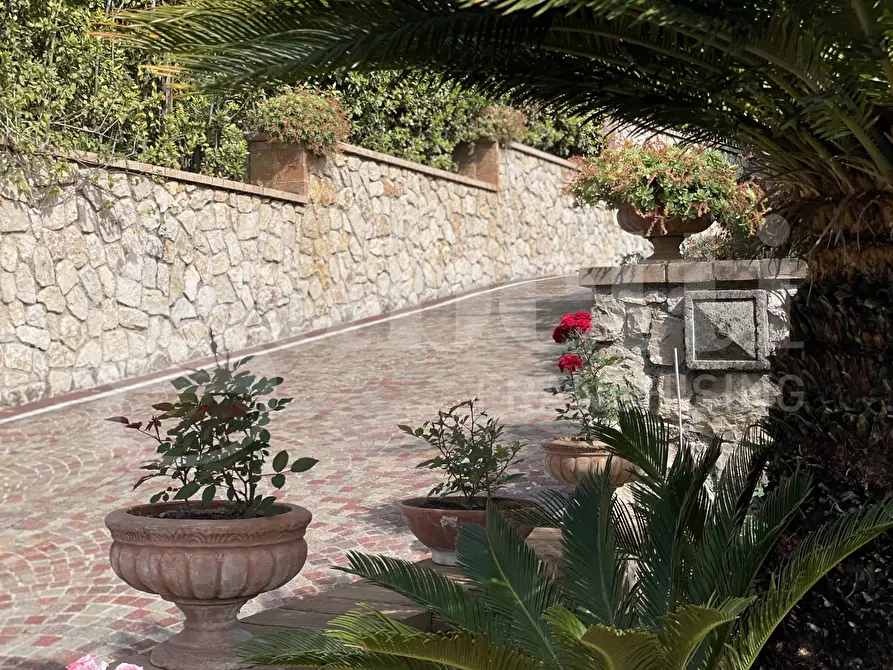Immagine 8 di Casa trifamiliare in vendita  in Via San Remigio Paone, 10 a Formia