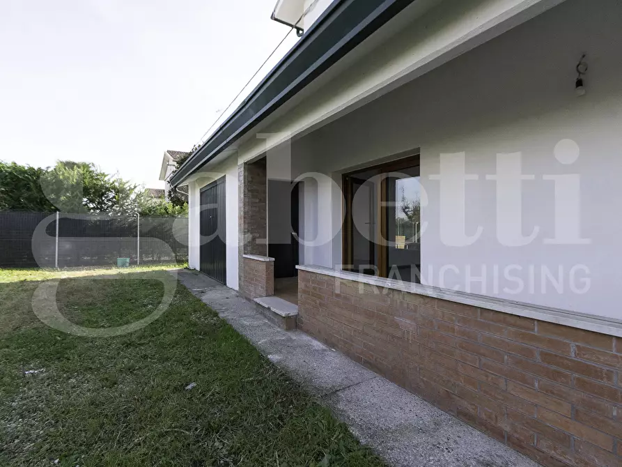 Immagine 9 di Casa bifamiliare in vendita  in Via Zero Branco, 24 a Mogliano Veneto