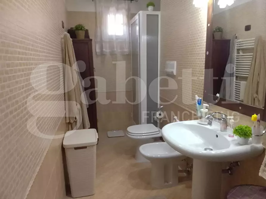 Immagine 8 di Appartamento in vendita  in Via MASSIMO D'AZEGLIO, SP a Taranto