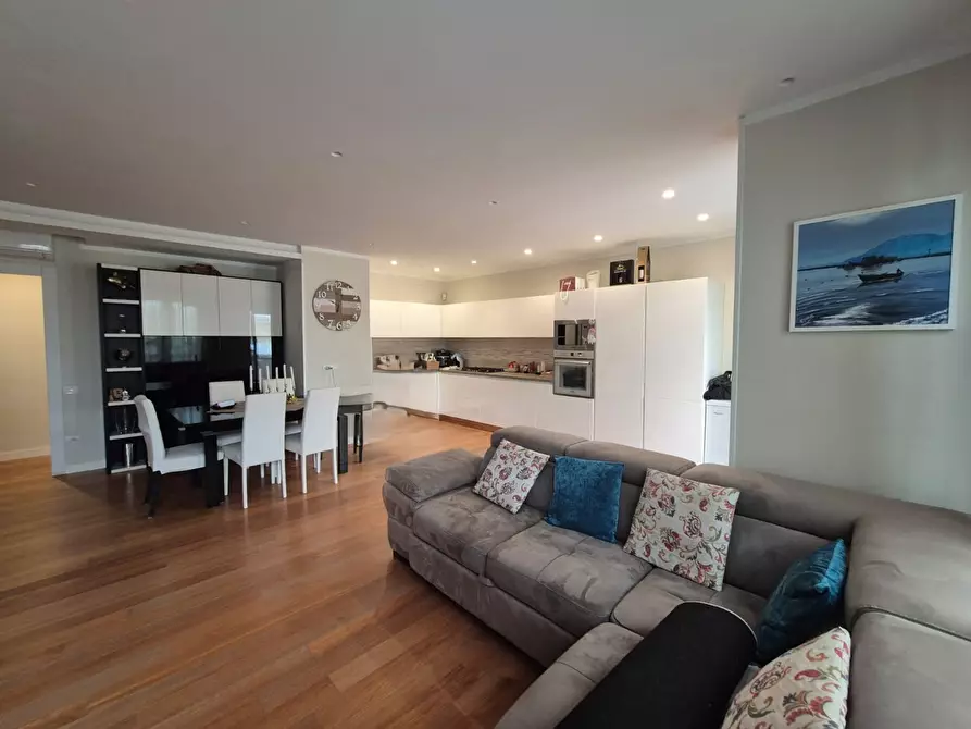 Immagine 15 di Multiproprietà in vendita  in Via Gambardella, 39/c a Torre Annunziata