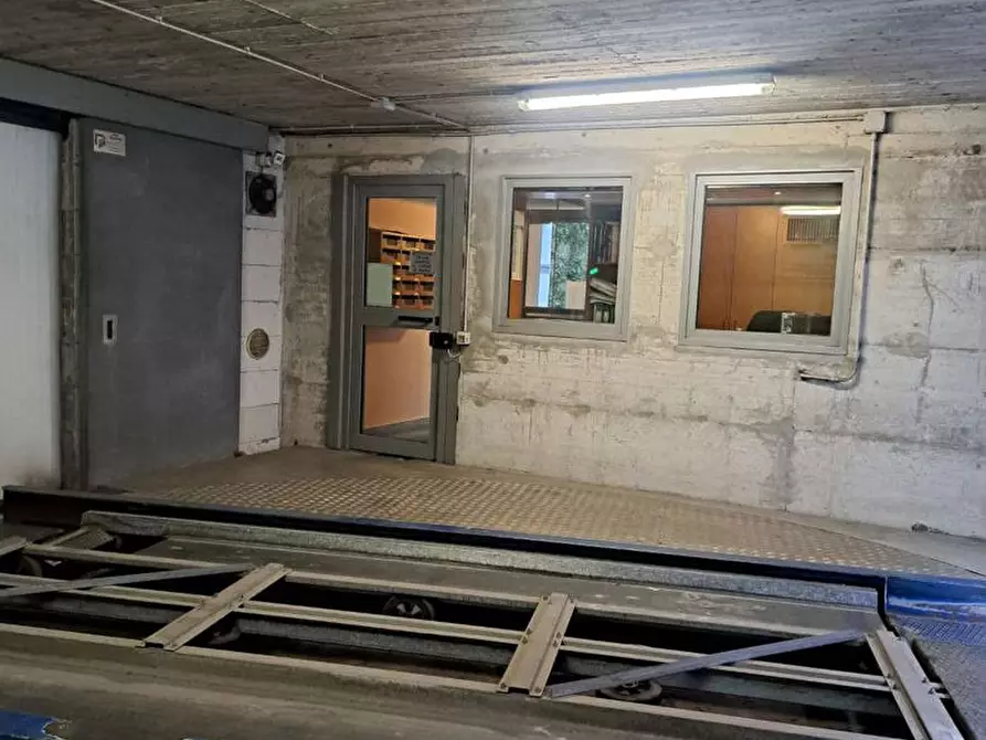 Immagine 8 di Box auto in vendita  in Corso di porta Romana, 55 a Milano
