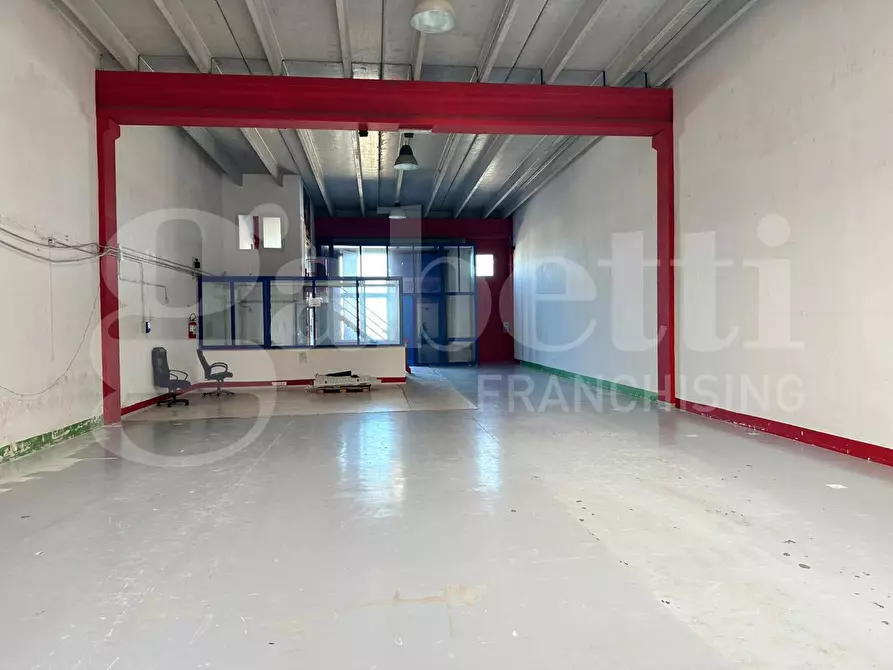 Immagine 20 di Capannone industriale in vendita  in Via Mauro ContÃ² a Bisceglie