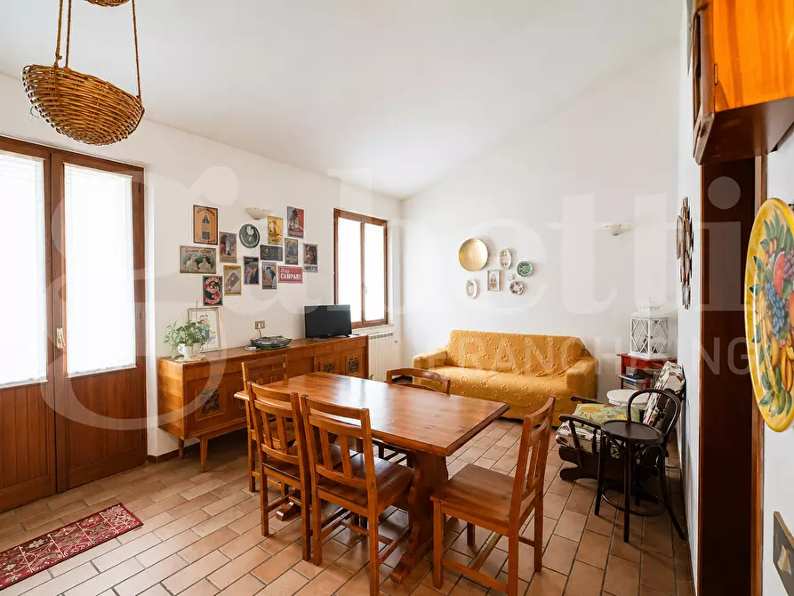 Immagine 1 di Casa indipendente in vendita  in Via PIETRO NENNI, 13 a Torgiano
