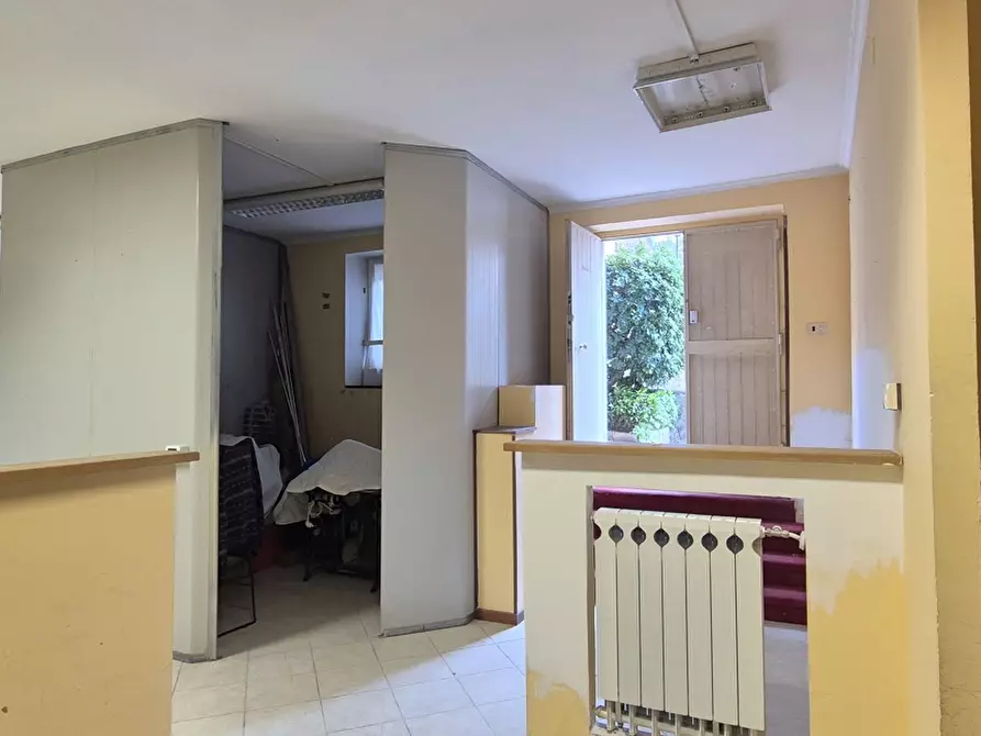 Immagine 19 di Magazzino in vendita  in Via aurelia, 125 a Roma