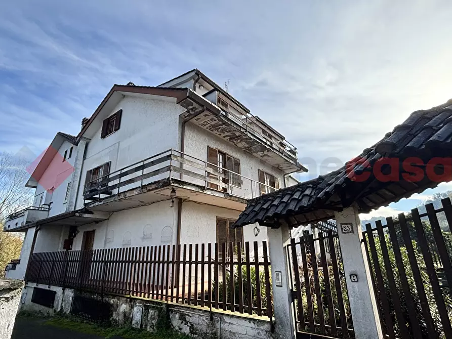 Immagine 3 di Villa in vendita  in Via Villini, 21 a Alatri