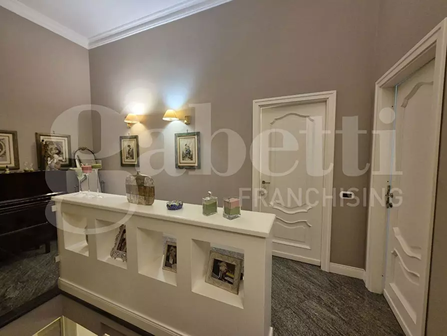 Immagine 22 di Palazzo in vendita  in Via Vesuvio a Torre Annunziata