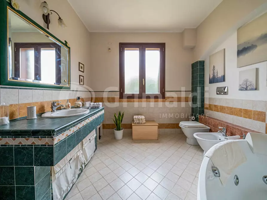 Immagine 27 di Villa in vendita  in Via Sandro Pertini a Avola