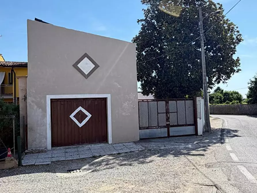 Immagine 4 di Appartamento in vendita  in Via MONITICELLI, 27 a Pieve Porto Morone