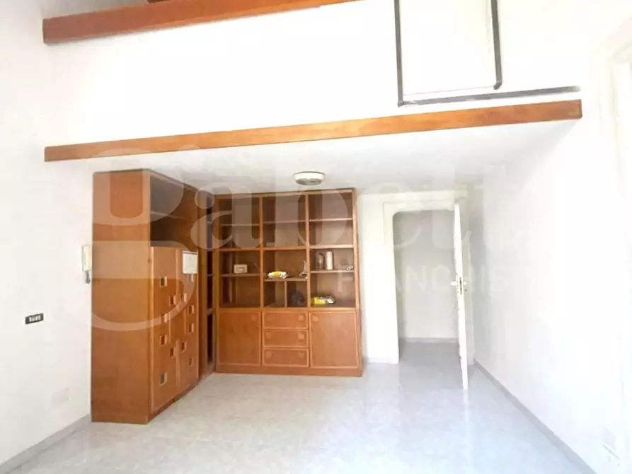 Immagine 7 di Appartamento in vendita  in Via San Carlo Alle Mortelle a Napoli