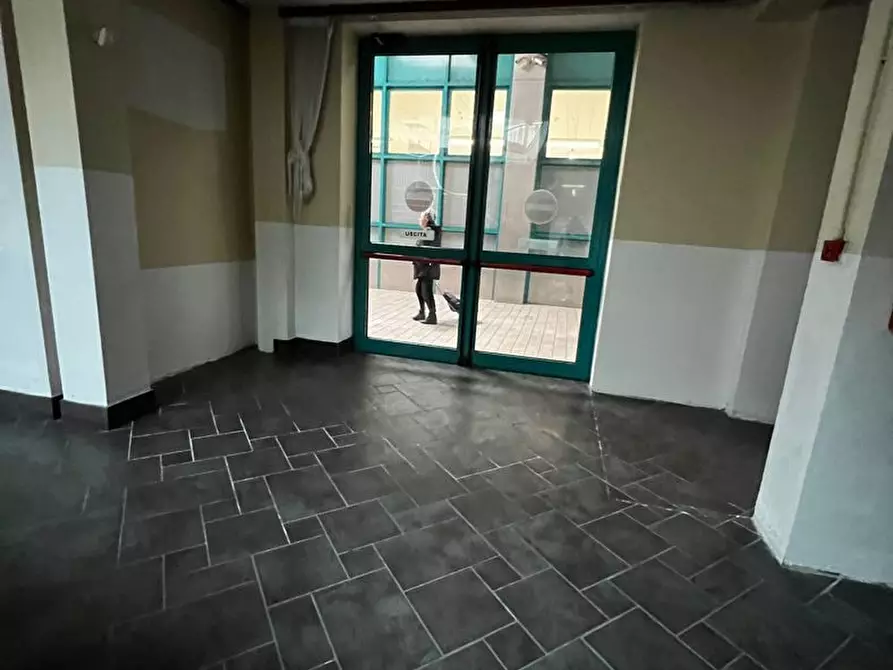 Immagine 15 di Negozio in affitto  in Via Andrea Costa, 154 a Bologna