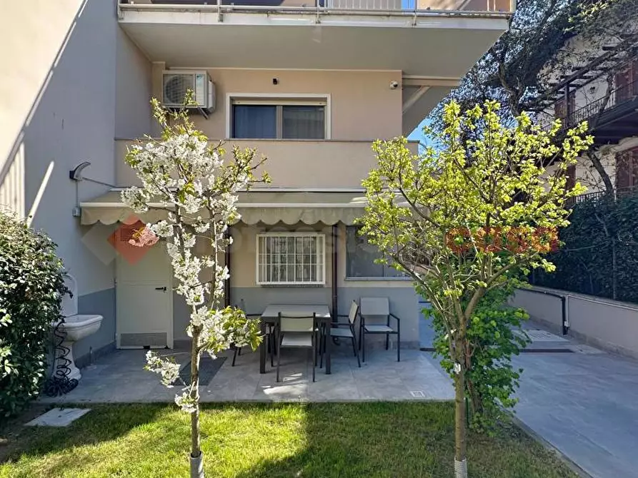 Immagine 4 di Villa in vendita  in Via Delle Robinie a Opera