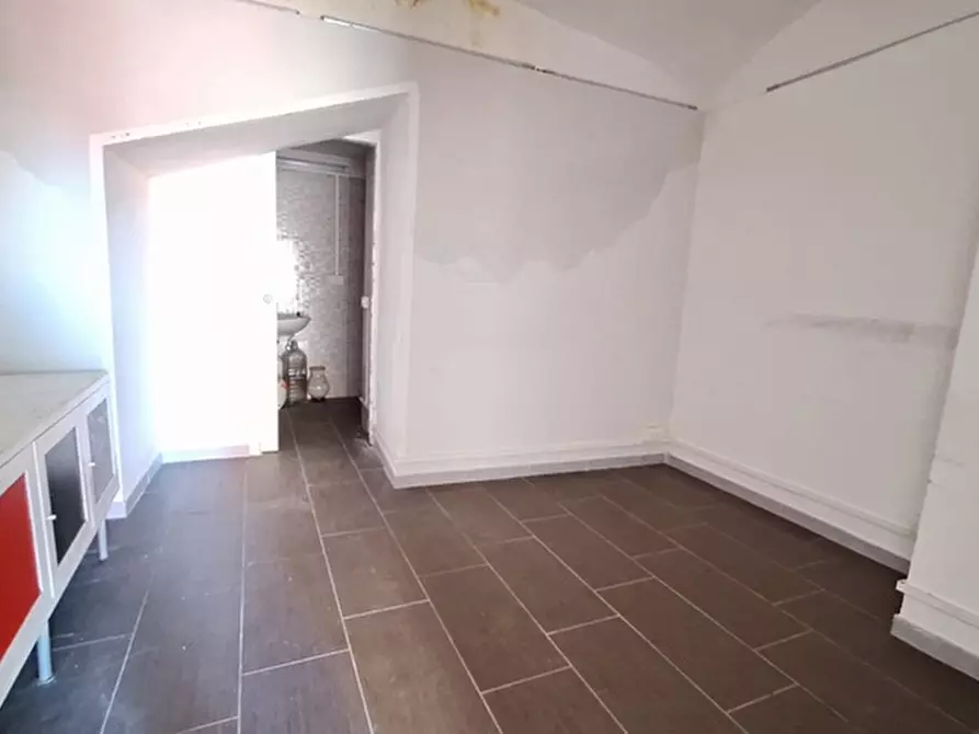 Immagine 7 di Negozio in affitto  in Via Concezio Muzii a Napoli