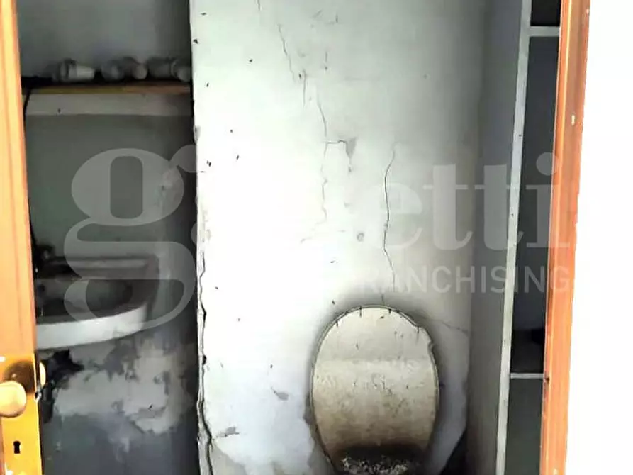 Immagine 6 di Negozio in vendita  in Via foggia, 41 a Napoli