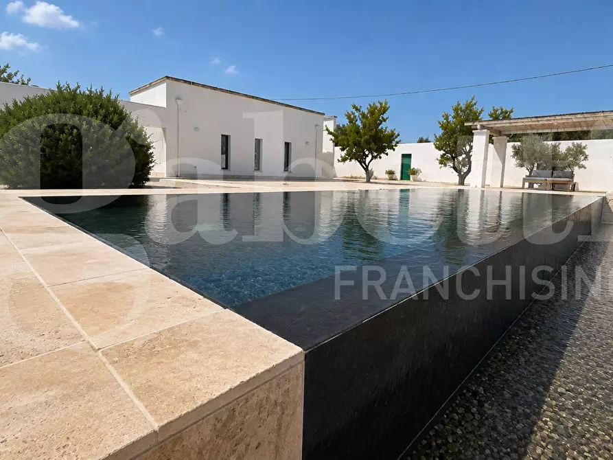 Immagine 25 di Villa in vendita  in Contrada Tamburroni, sn a Ostuni