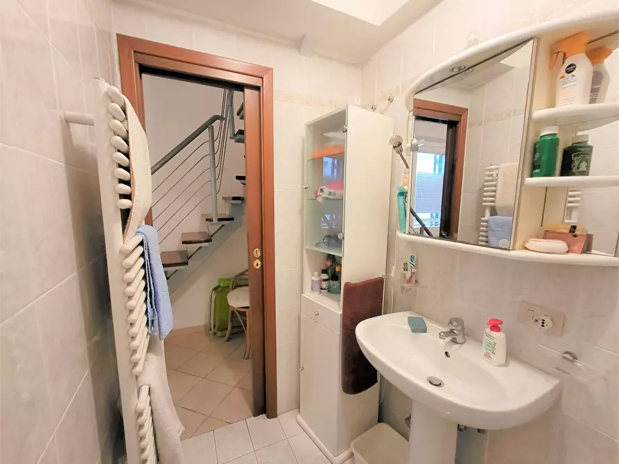 Immagine 10 di Multiproprietà in vendita  in Via P.ZZA BETTI, 1 a Massa