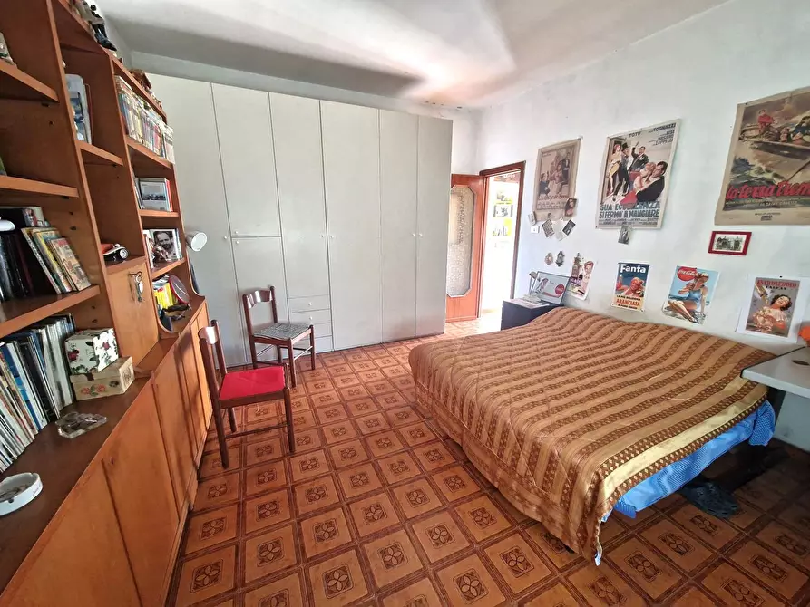 Immagine 13 di Palazzo in vendita  in Via Filippo Maria Briganti a Napoli