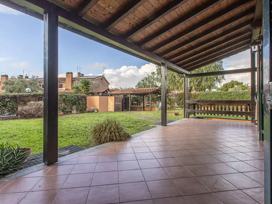 Immagine 11 di Casa quadrifamiliare in vendita  in Via Ermanno Wolf Ferrari, 169 a Roma