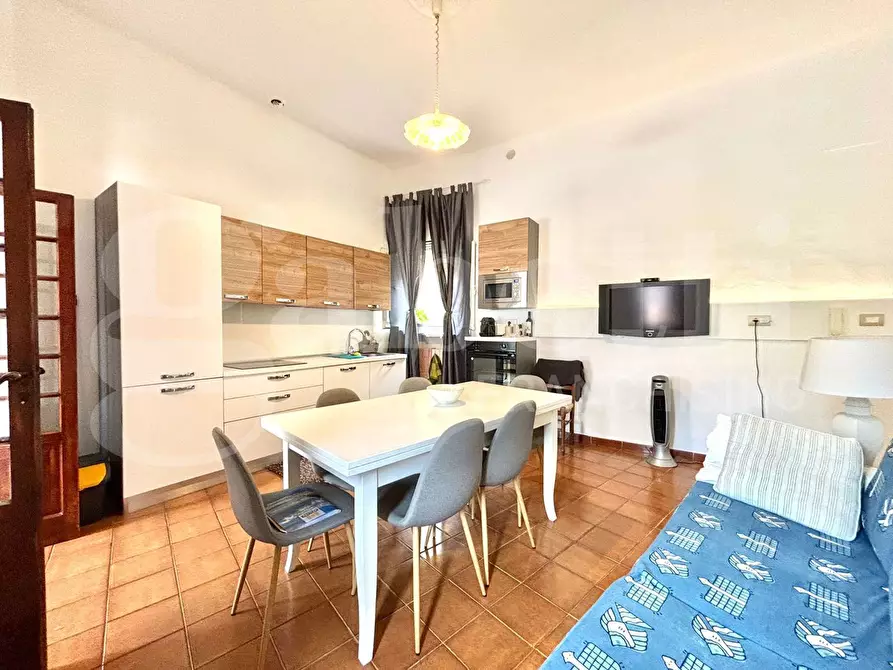 Immagine 13 di Appartamento in vendita  in Via Calvisio a Finale Ligure