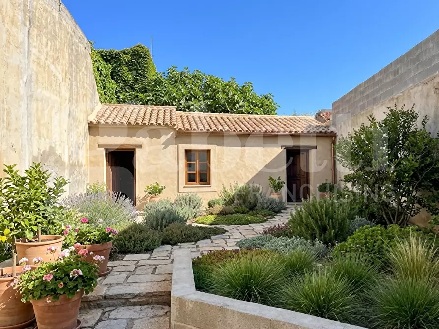 Immagine 4 di Terreno residenziale in vendita  in Via Trento, 20 a Capoterra