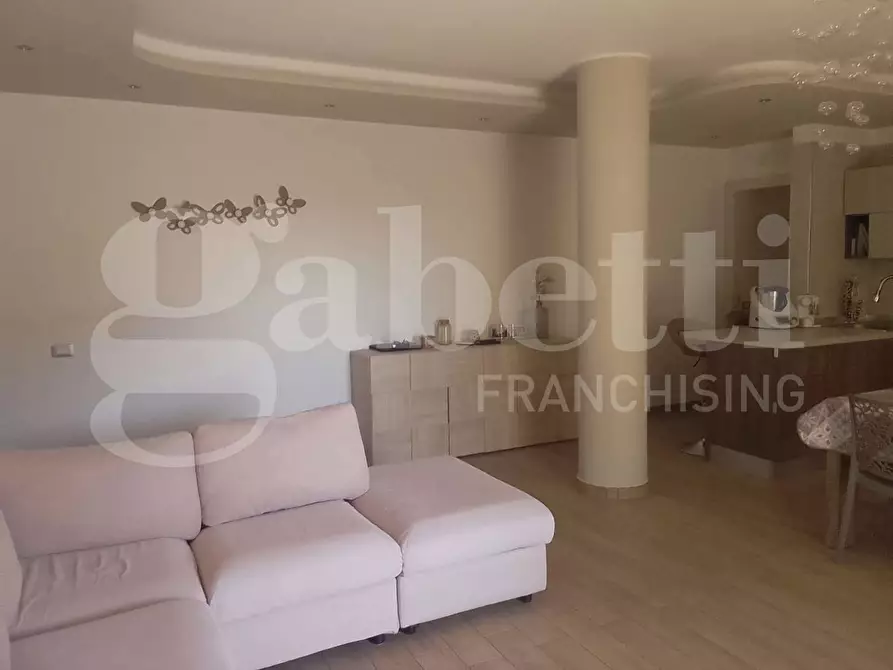 Immagine 4 di Appartamento in vendita  in Piazza G.B.TEDESCO, 9 a Taranto