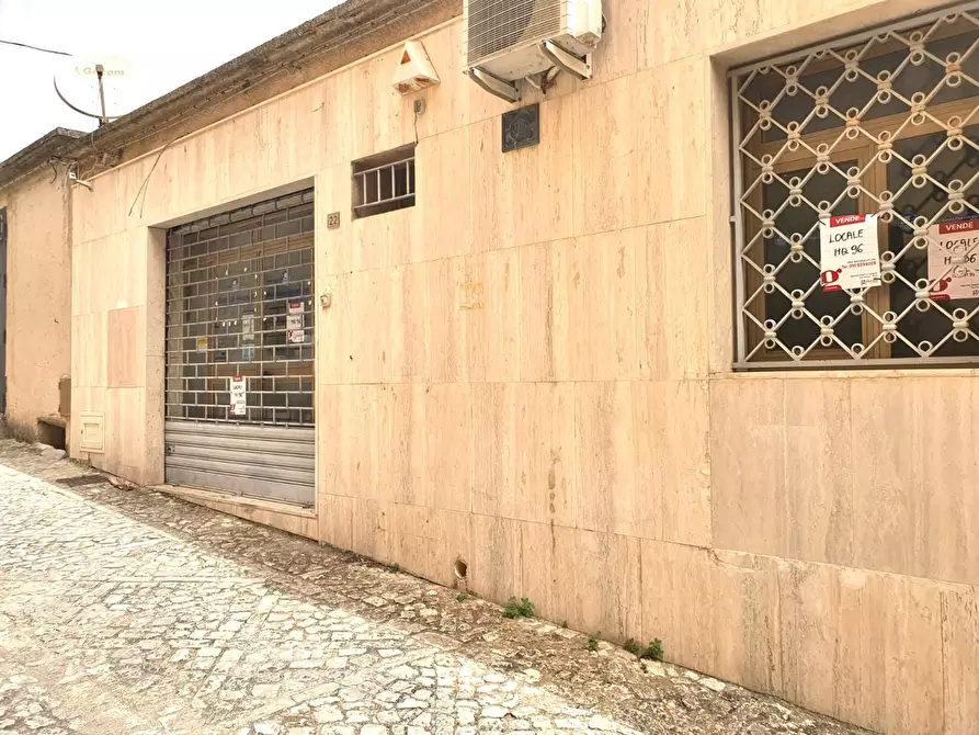 Immagine 1 di Negozio in vendita  in Via Roma, 22 a Contessa Entellina