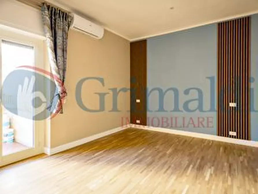 Immagine 8 di Appartamento in vendita  in Via dei Prati Fiscali a Roma