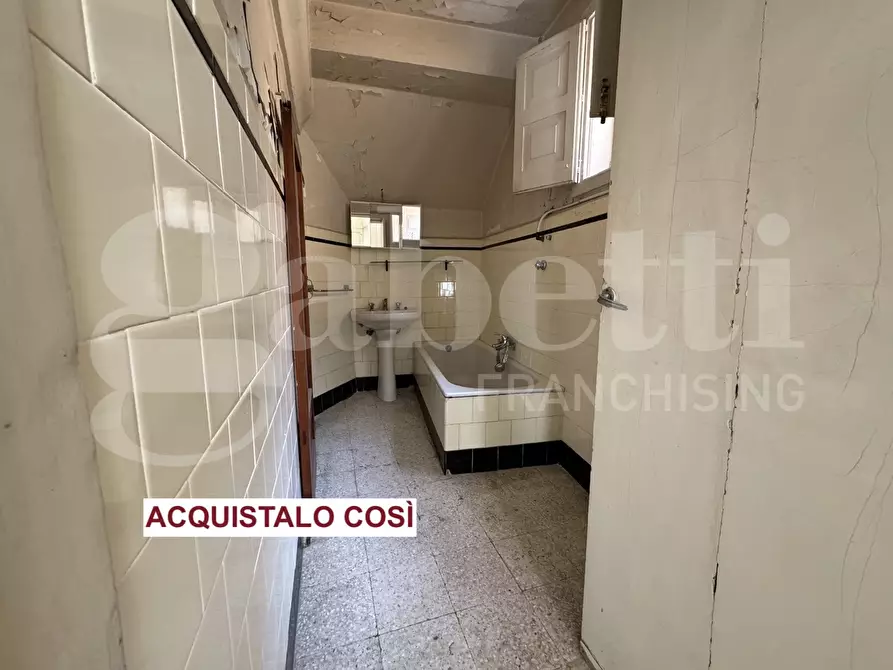 Immagine 14 di Appartamento in vendita  in Via Corte dei Guarini, 11 a Lecce