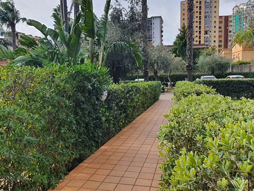 Immagine 4 di Appartamento in vendita  in Via dei quartieri a Palermo